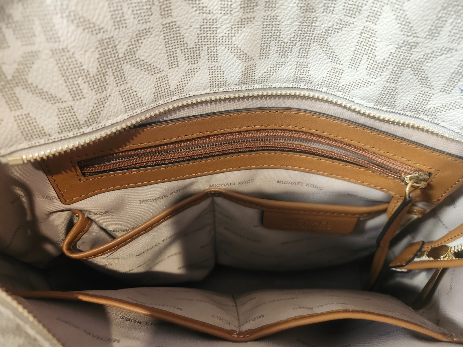 Michael Kors Hayley Medium North-South Saffiano Leather Tote White/Vanilla w/Bag