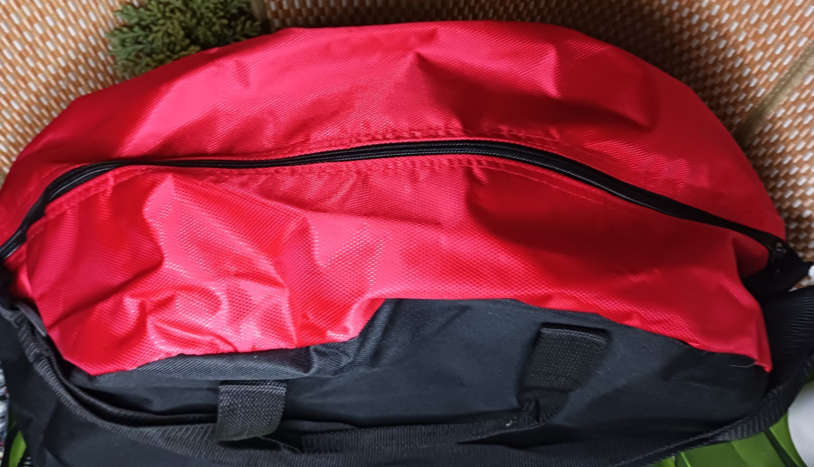 NWT Port Authority Half Moon Dome Large Duffle Bag Red Gray Black 20 x 11″