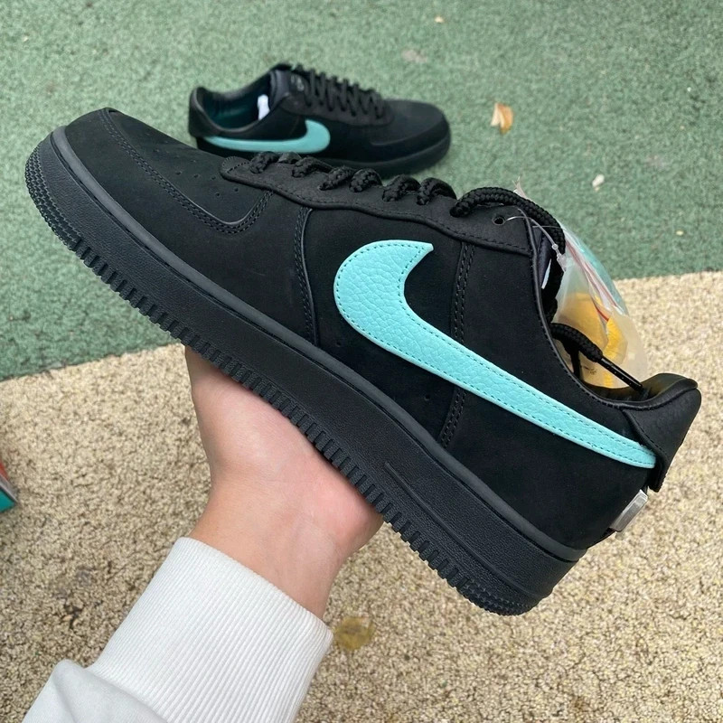 Nike Air Force 1 x Tiffany & Co “1837” – New with Box – Men’s EU 43 / US 9.5