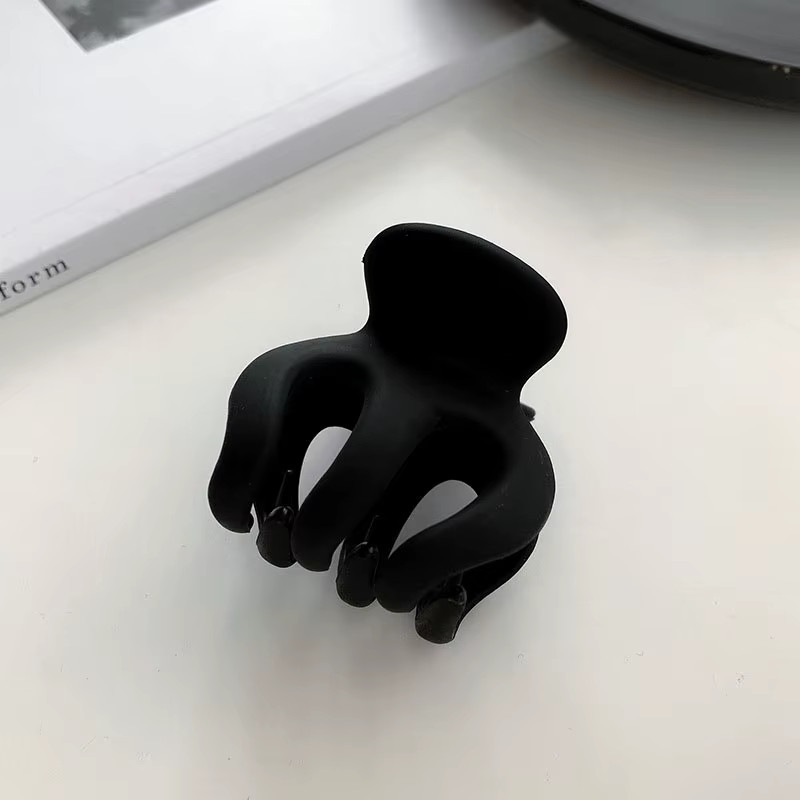 Women Elegant Black Geometric Plastic Hair Claw Lady Sweet Long Hair Holder Toot