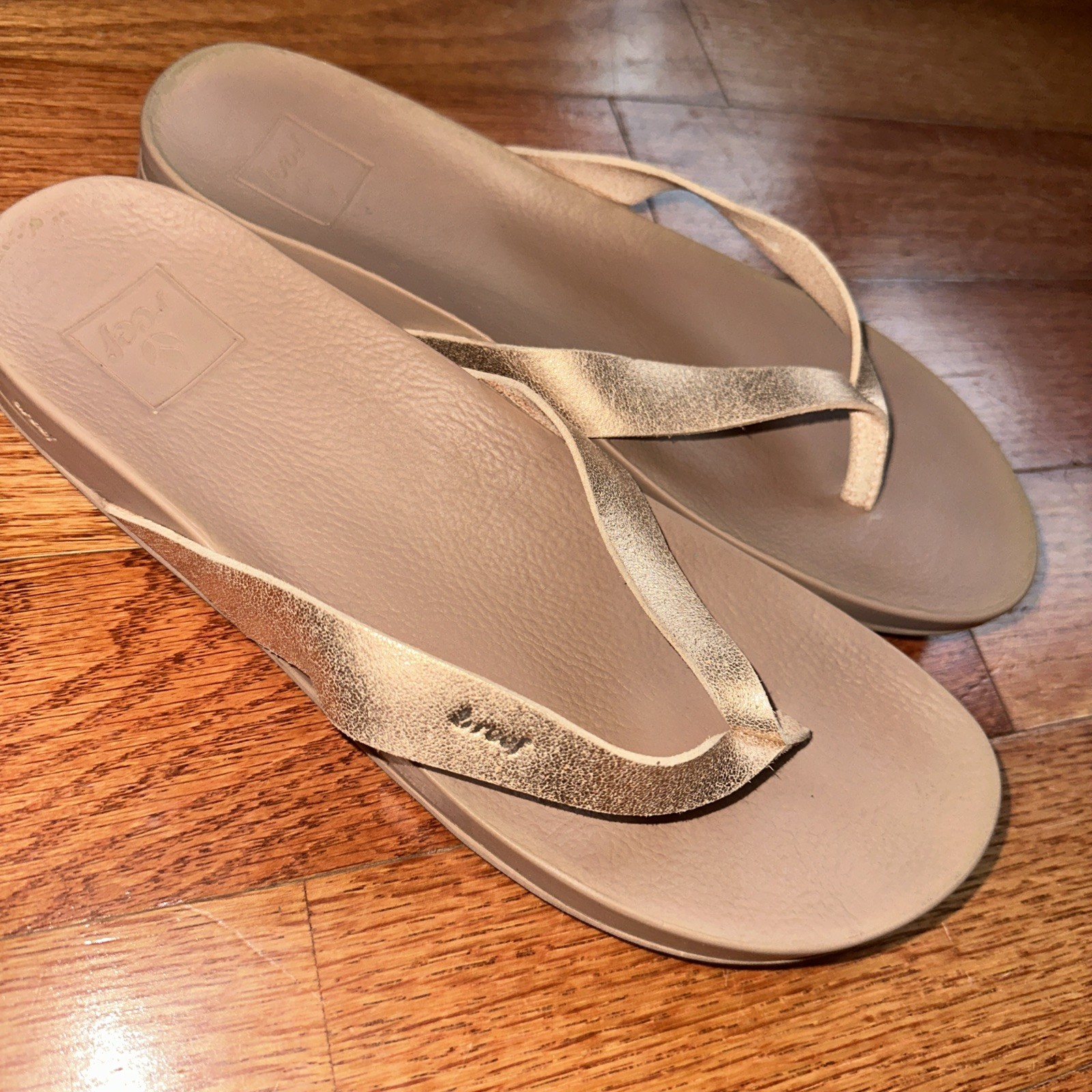 Reef Women’s Rose Gold Flip Flop Sandals Cushioned Comfort Slip On Arch Size 7