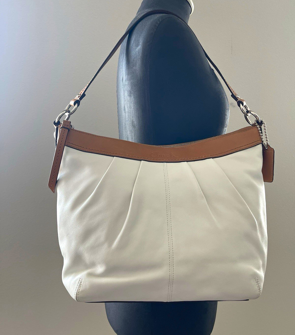 Authentic Coach White/Tan hobo bag