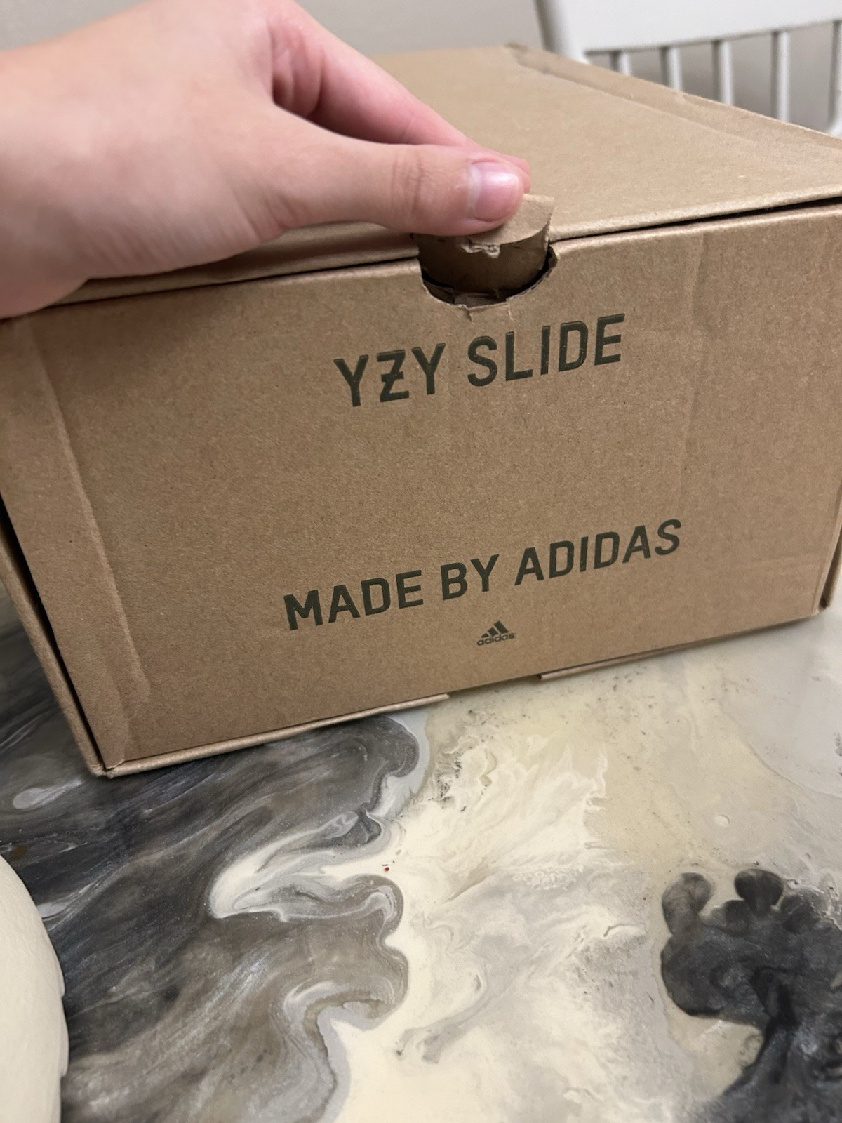 adidas Yeezy YZY Slide Bone Beige Men’s US 4/Women’s 5.5 Slip-On Sandal FZ5897