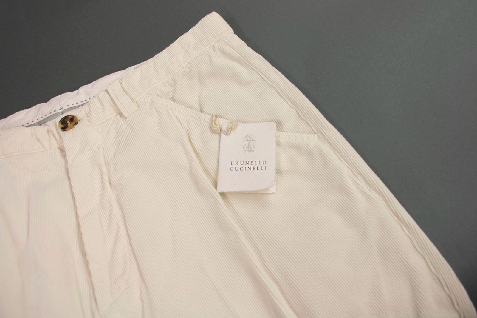 NWT$1150 Brunello Cucinelli Men’s Corduroy Pants With Logo Engraved Accents A262