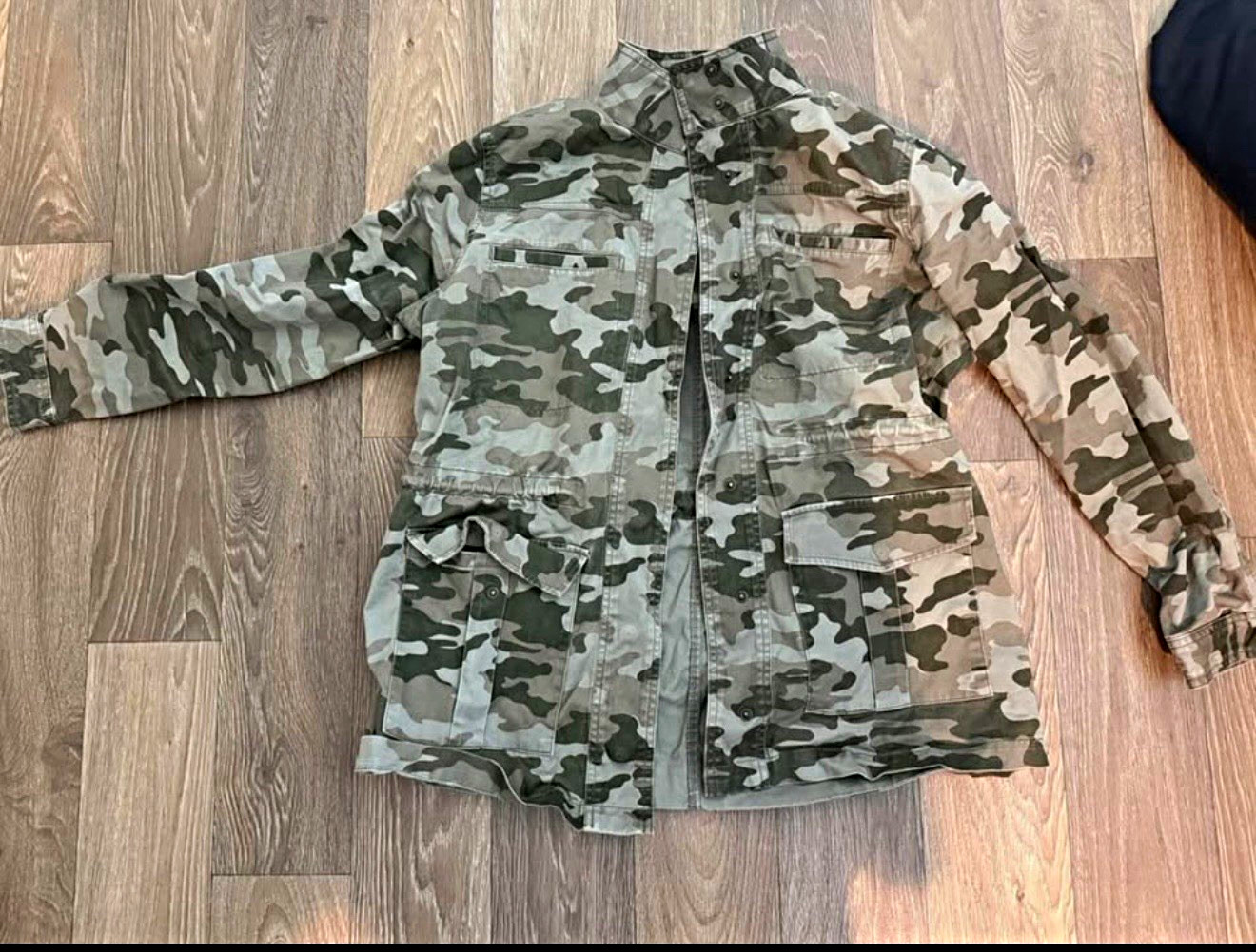 Women’s XL Camouflage Military Jacket tie Front Pockets Logo Green Gray