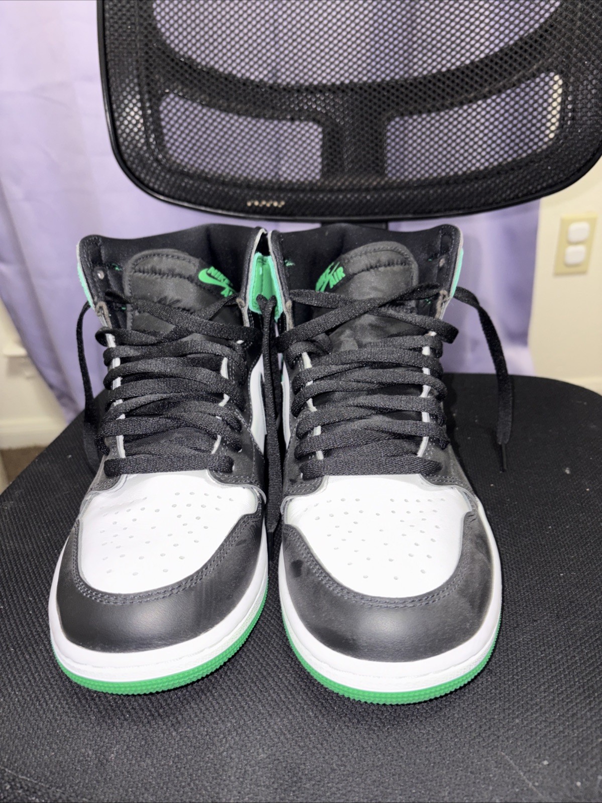 Nike Air Jordan 1 Retro High OG Sneakers Lucky Green, Size 9.5