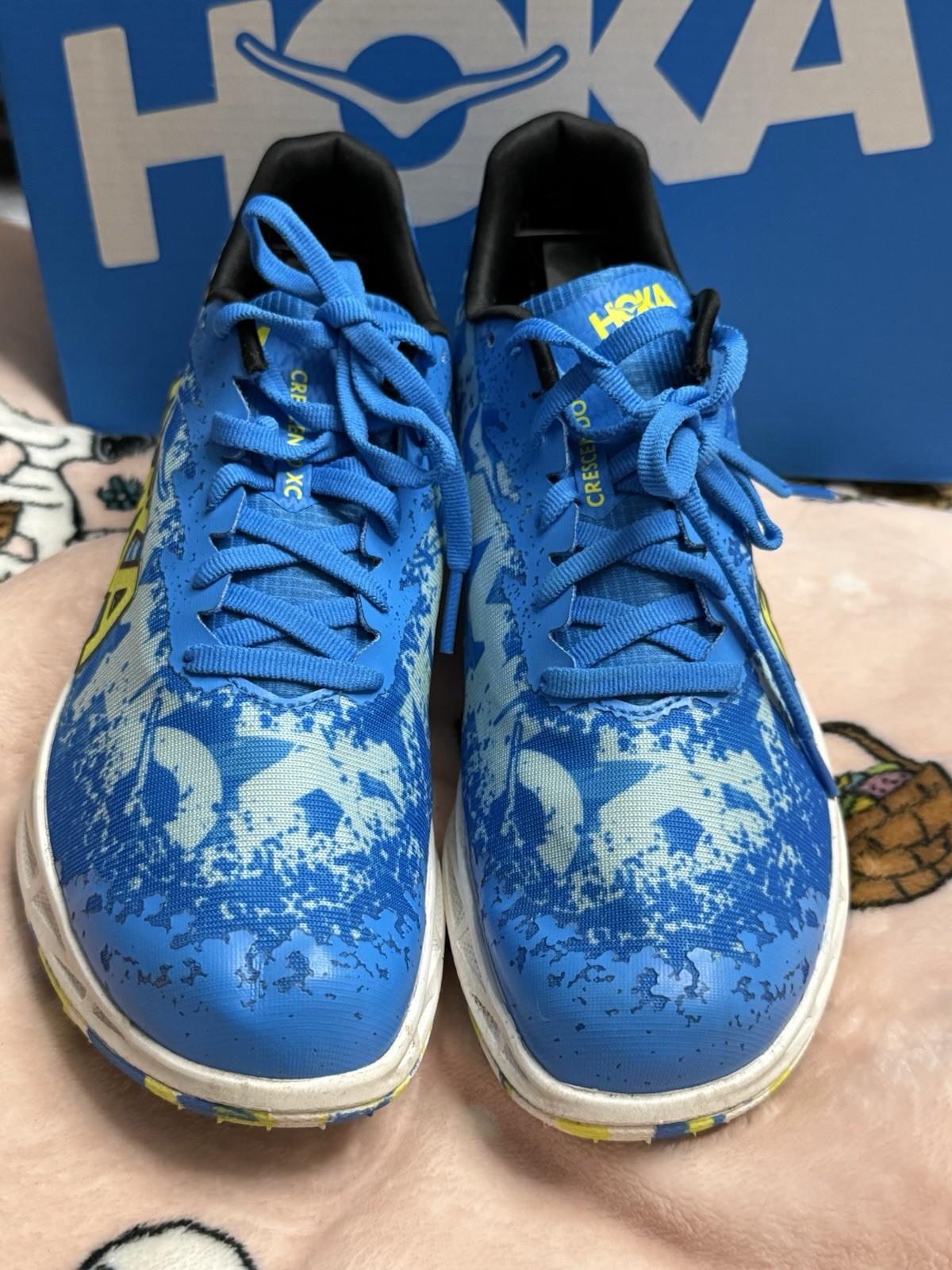 HOKA Crescendo XC Spikeless Blue/Yellow Colorblock Low Top Lace-Up Track Shoes