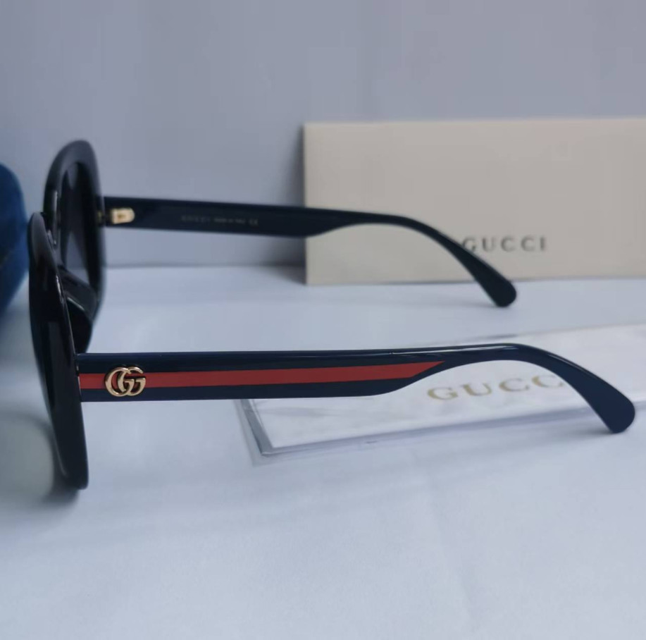 Authentic Gucci GG0714S 001 Black Blue Red Stripe Grey Sunglasses 55mm