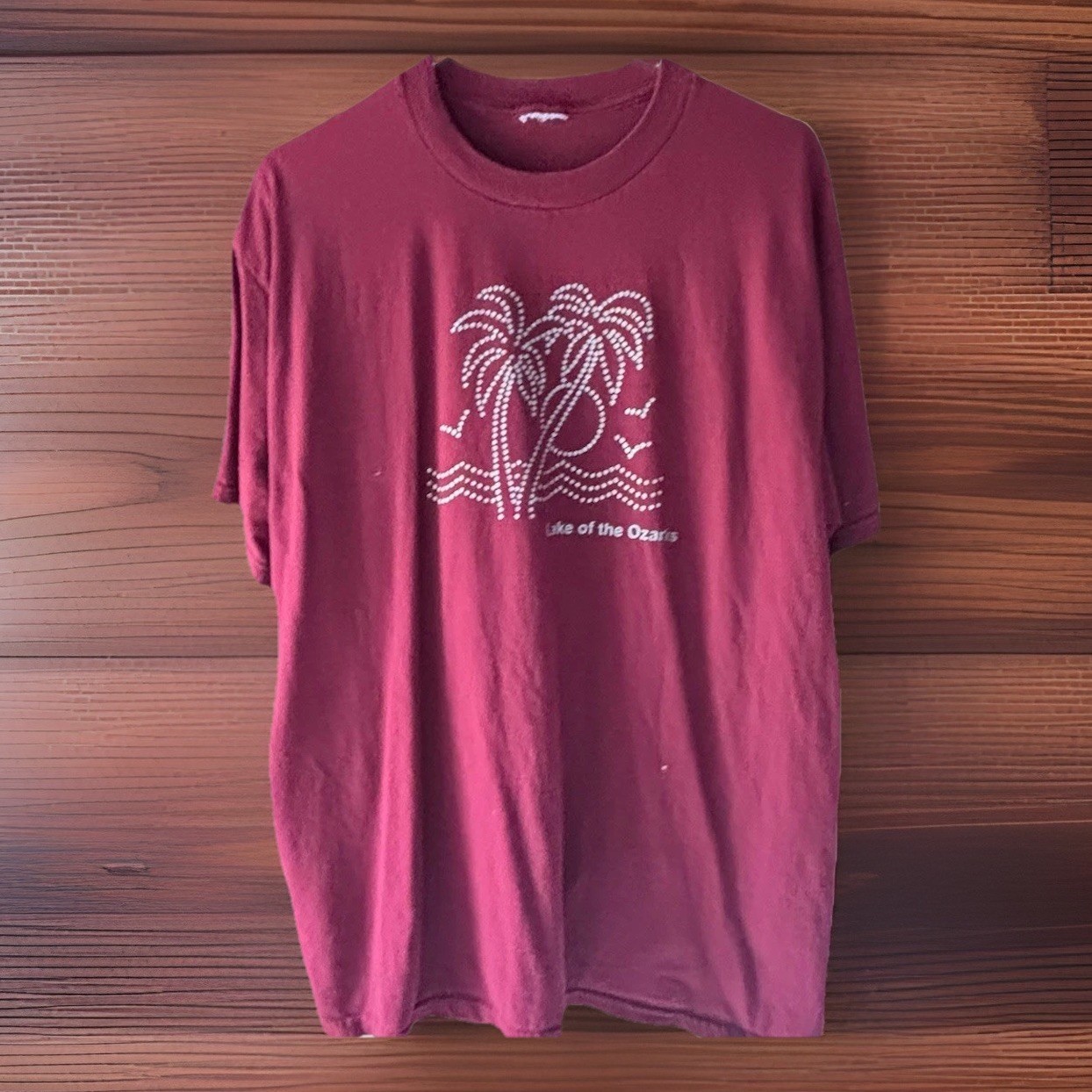 Lake Of The Ozark’s T-Shirt Large Burgundy Missouri Palm Trees Silver Dots