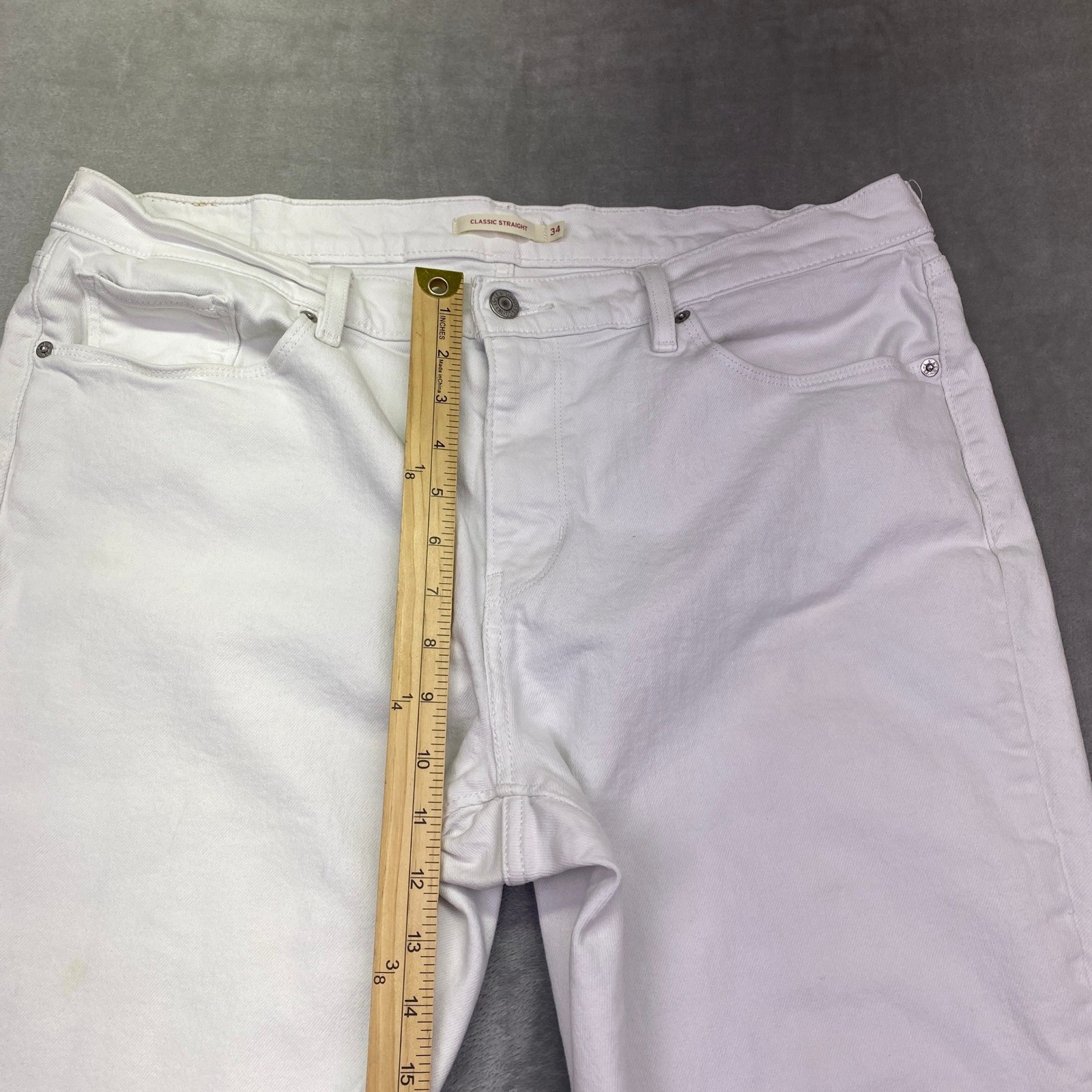 Levis Classic Straight Leg White Jeans Womens Size 34 Grunge Preppy Retro