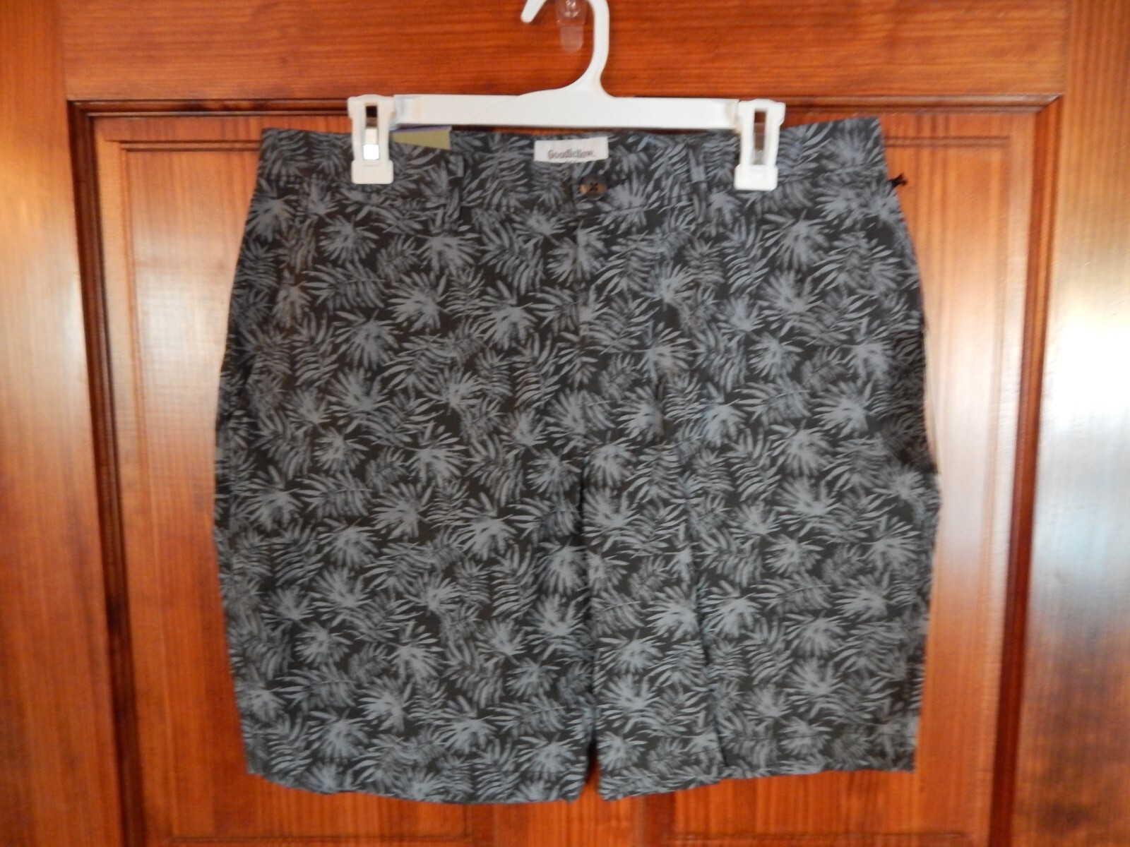 GOODFELLOW & CO. GREY/BLACK SHORTS, SIZE 36 , INSEAM 9 IN., LENGTH 19 IN., NWT