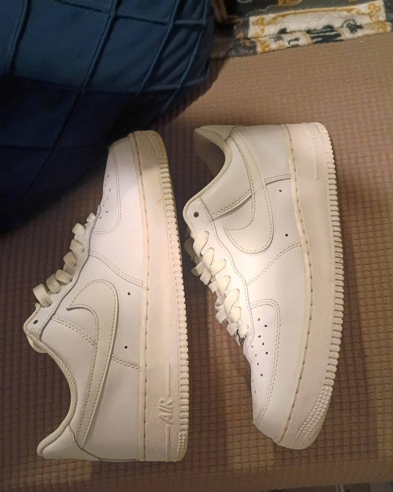 Nike Air Force 1 White Low Top Lace Up Athletic Sneakers mens 8.5 /women’s 10.5