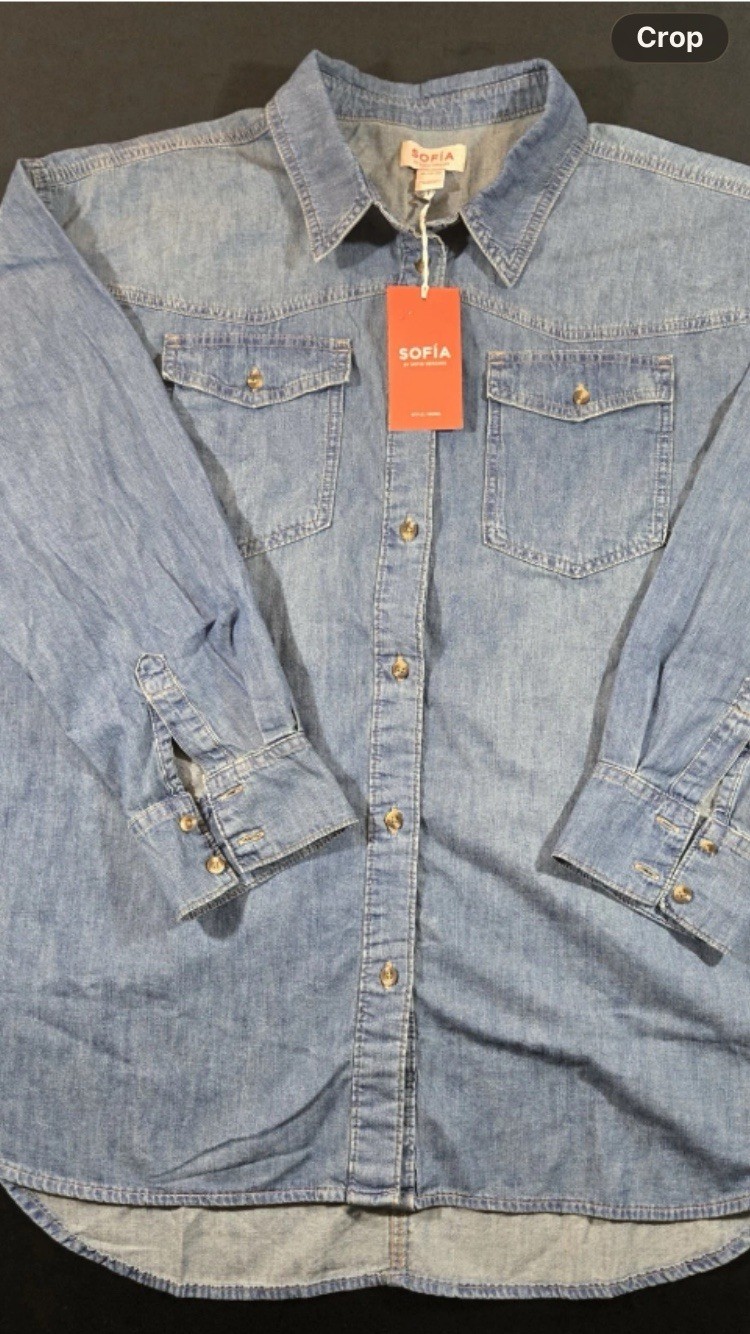 Sofia by Sofia Vergara long-sleeve light wash denim western-style shirt XL