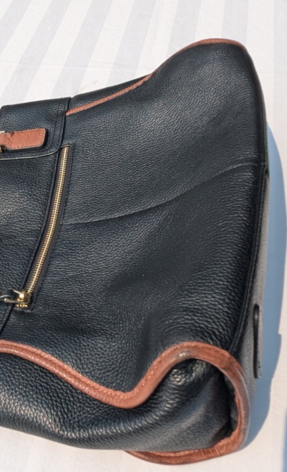 Zooler Black Brown Pebbled Tote Zip Gold Hardware Pockets Lined Bag Charm