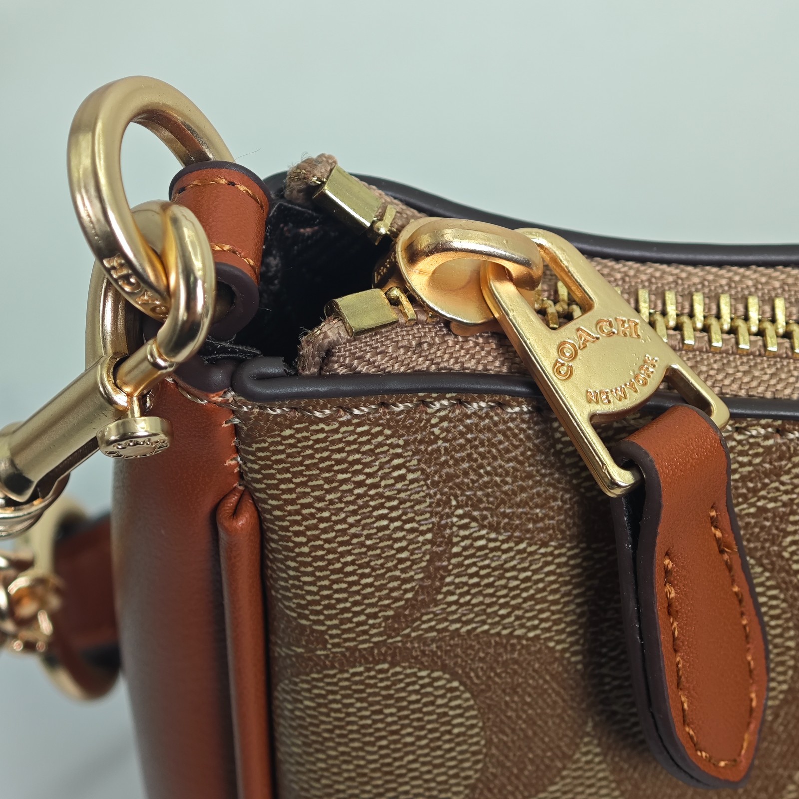 Coach Teri Brown Signature Canvas Shoulder Bag Women Everyday Purse