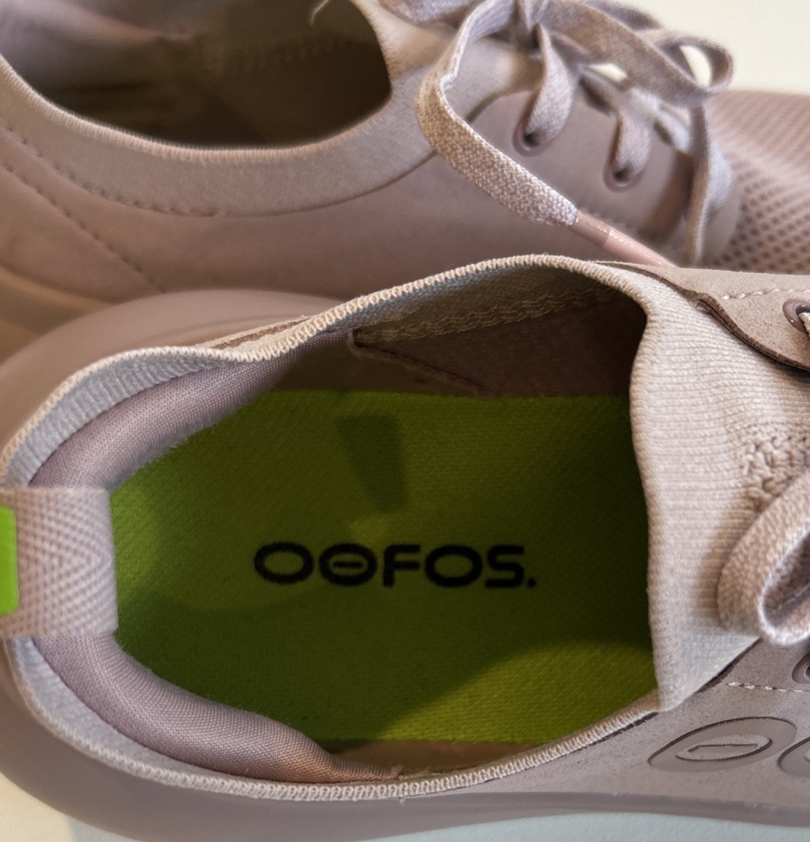 Oofos Women’s 7 Oomy Stride Athletic Recovery Shoes Tie Sneakers Stardust Pink