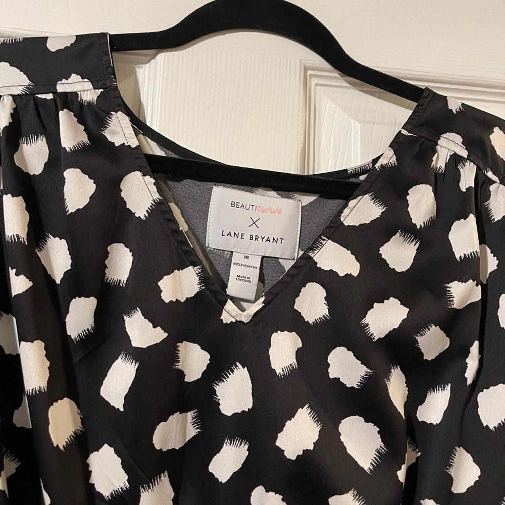 Lane Bryant – Beautiful Curve X – Black & White Top Size – 16