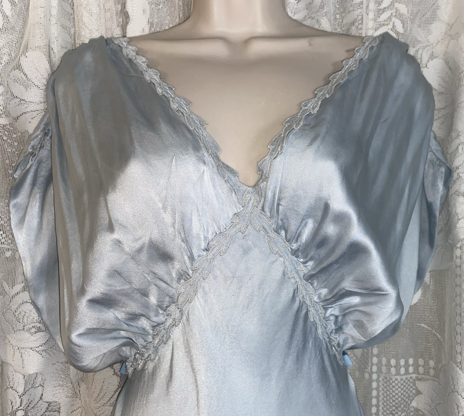Vtg 40’s RARE sz 42 Tall 60″ Ice Blue SILK Barbizon Ariel Nightgown satin dosche