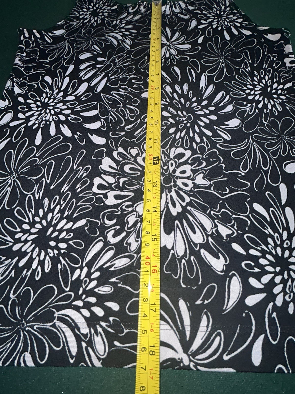 Additions by Chico’s Black White Floral Sleeveless Scoop Neck Tank Top 0