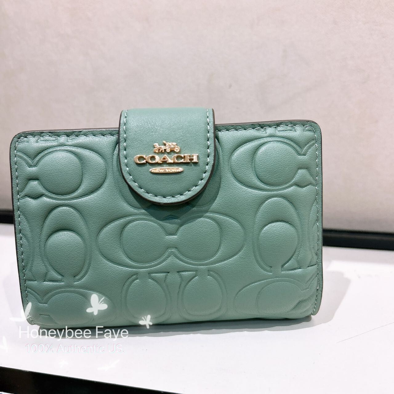 NWT Coach Medium Corner Zip Wallet With Signature CM241