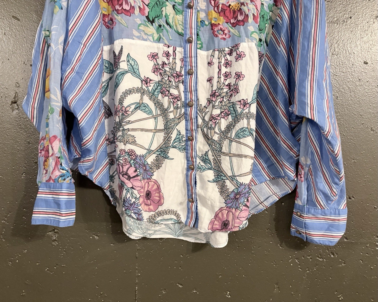 Darling EUC Aratta Silent Journey Floral Multi Pattern Blouse Top Size Small