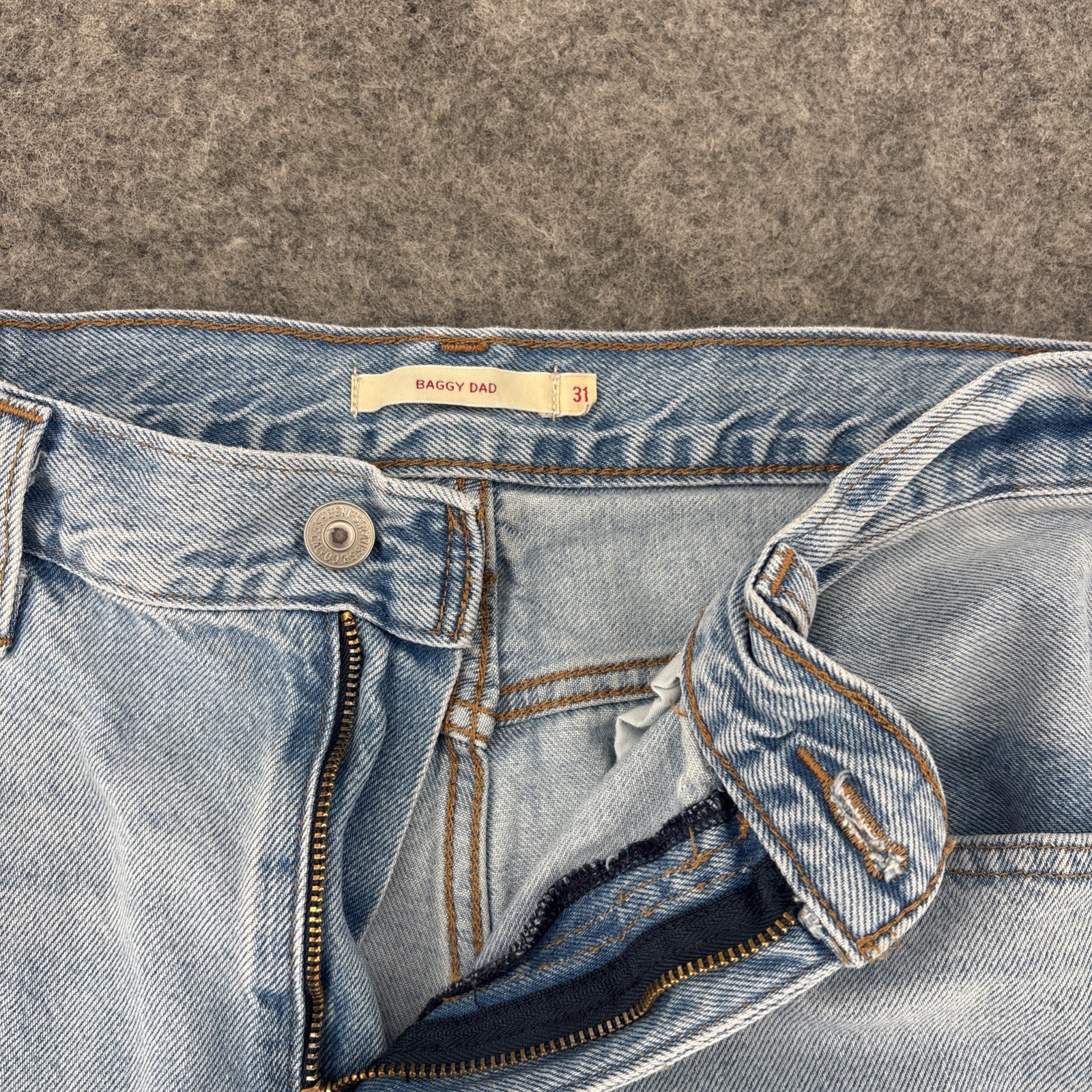Levi’s Jeans Womens 31 Dad Baggy Mid Rise Light Blue Wide Leg Big E Remake 32×28