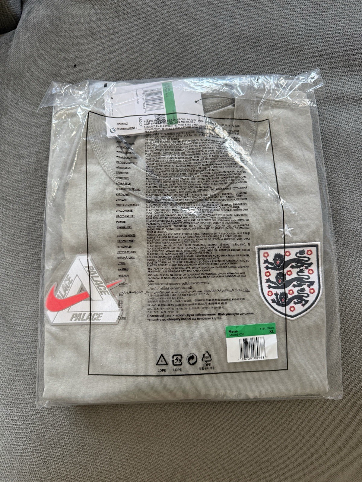 Palace X Nike England T-Shirt Grey Size Extra Large XL BRAND NEW