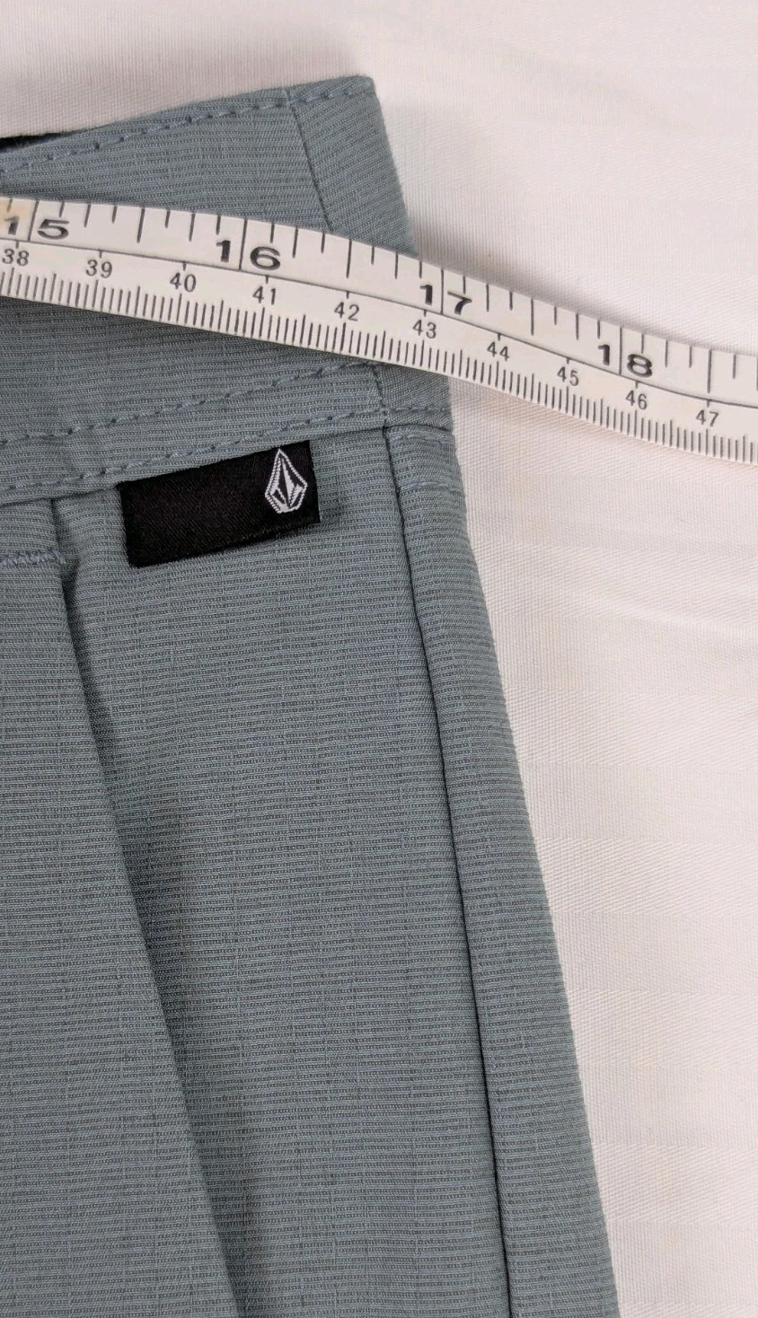 Volcom – True To This Shorts Men’s Size 31 Flat Front Modern Fit Chinos