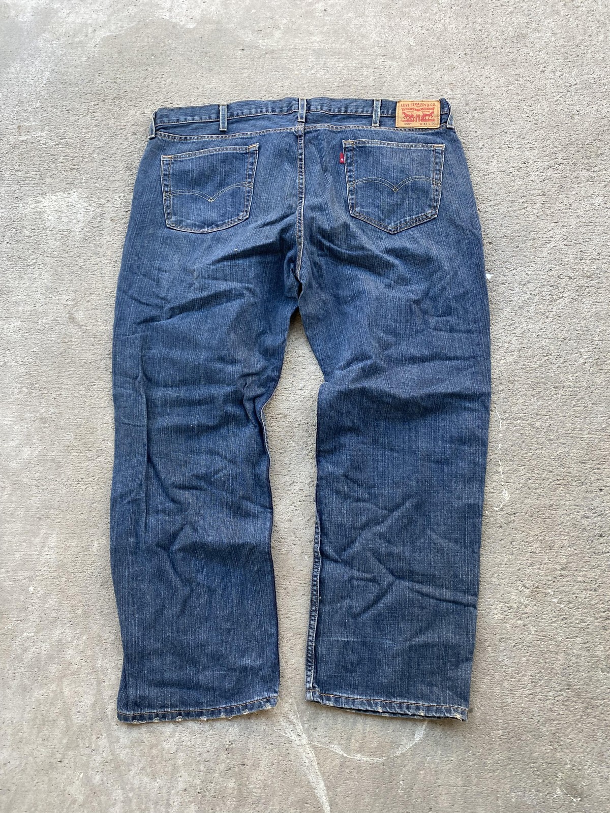 Vintage Levi’s 559 Jeans Mens 44×30 Blue Medium Wash Straight Relaxed Denim Pant