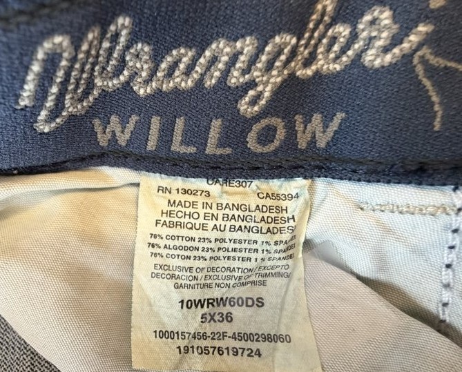 Wrangler Willow women’s 5/36 W27 L 36 blue stretch regular straight zip