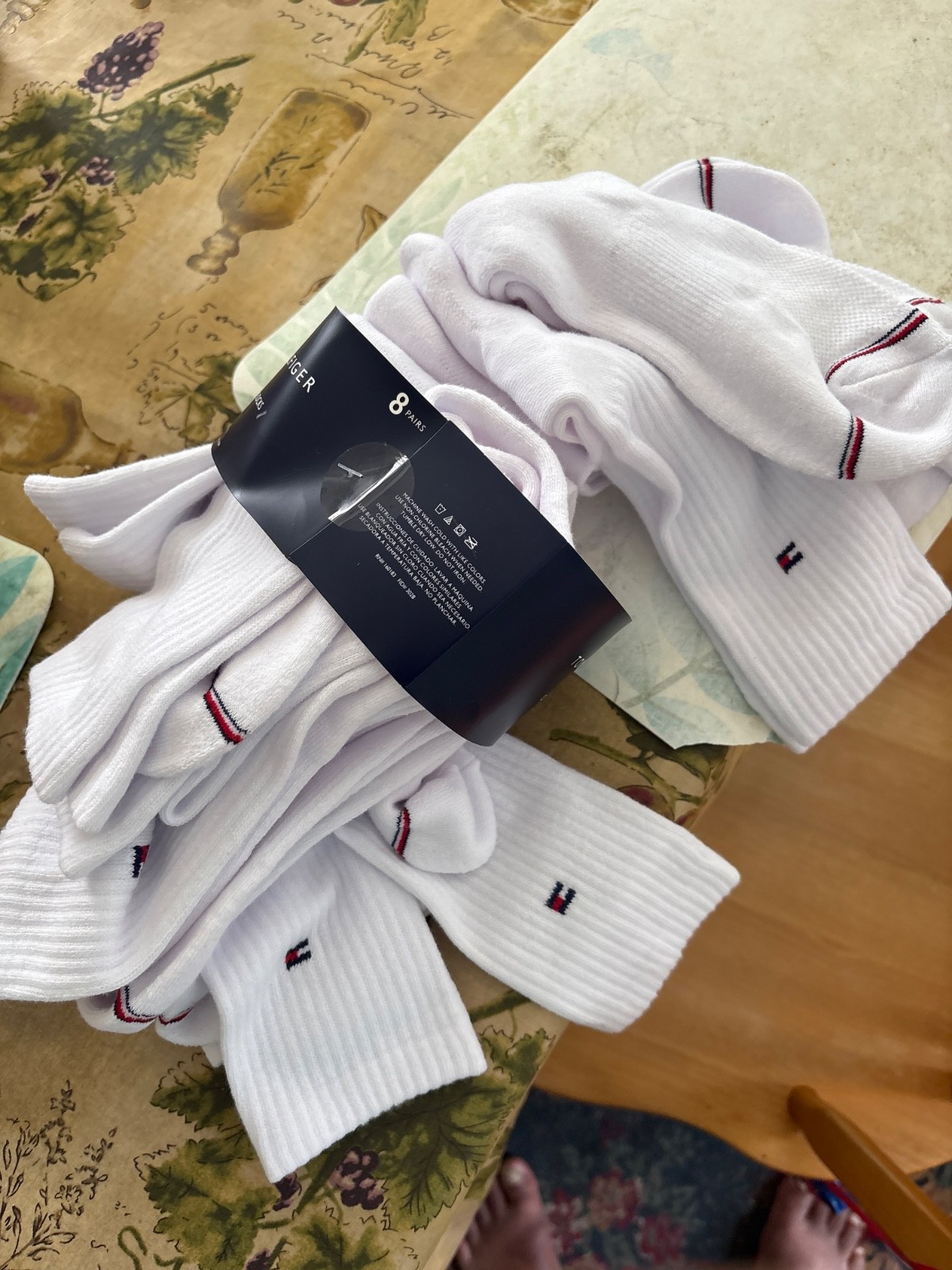 BRAND NEW 16 Tommy Hilfiger Men’s Socks 8/pack. White mens 7-12. 2 packs.