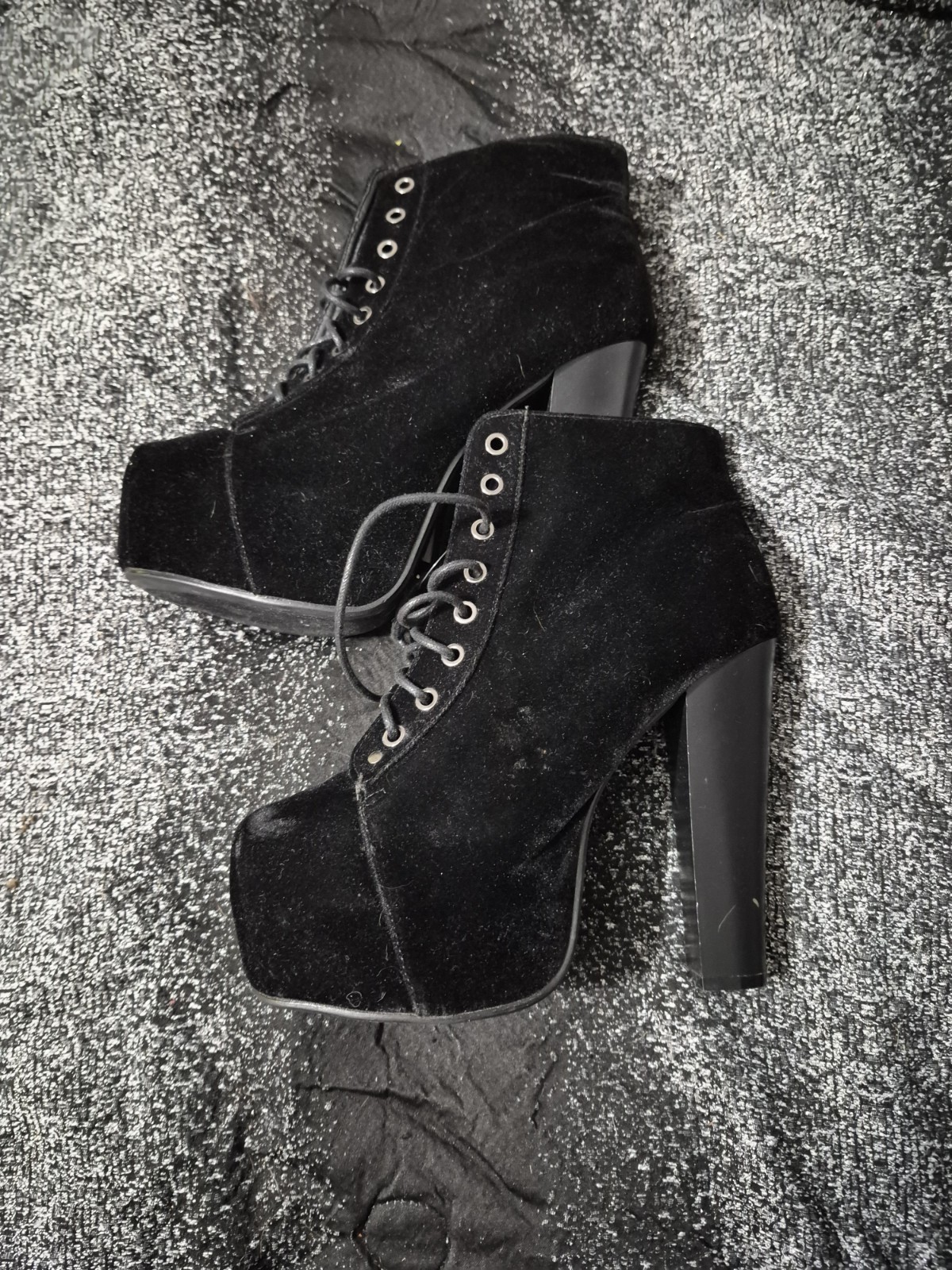 Delicacy Women’s Black Velvet Lace-Up Platform Ankle Boots Size 9