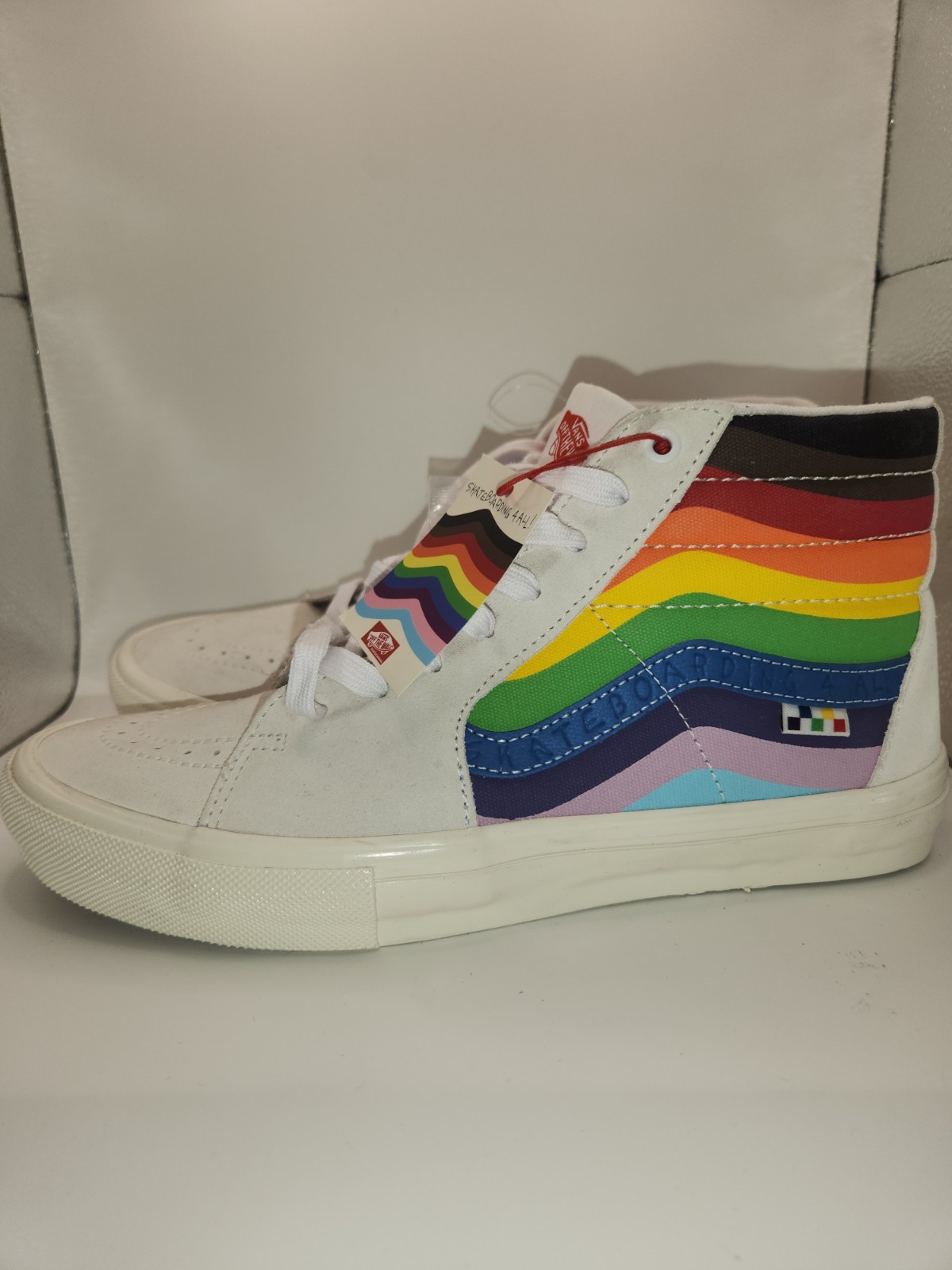Vans Sk8-Hi Pride Skate Shoes High Top A5FCCWTM White/Multi Mens Size 11