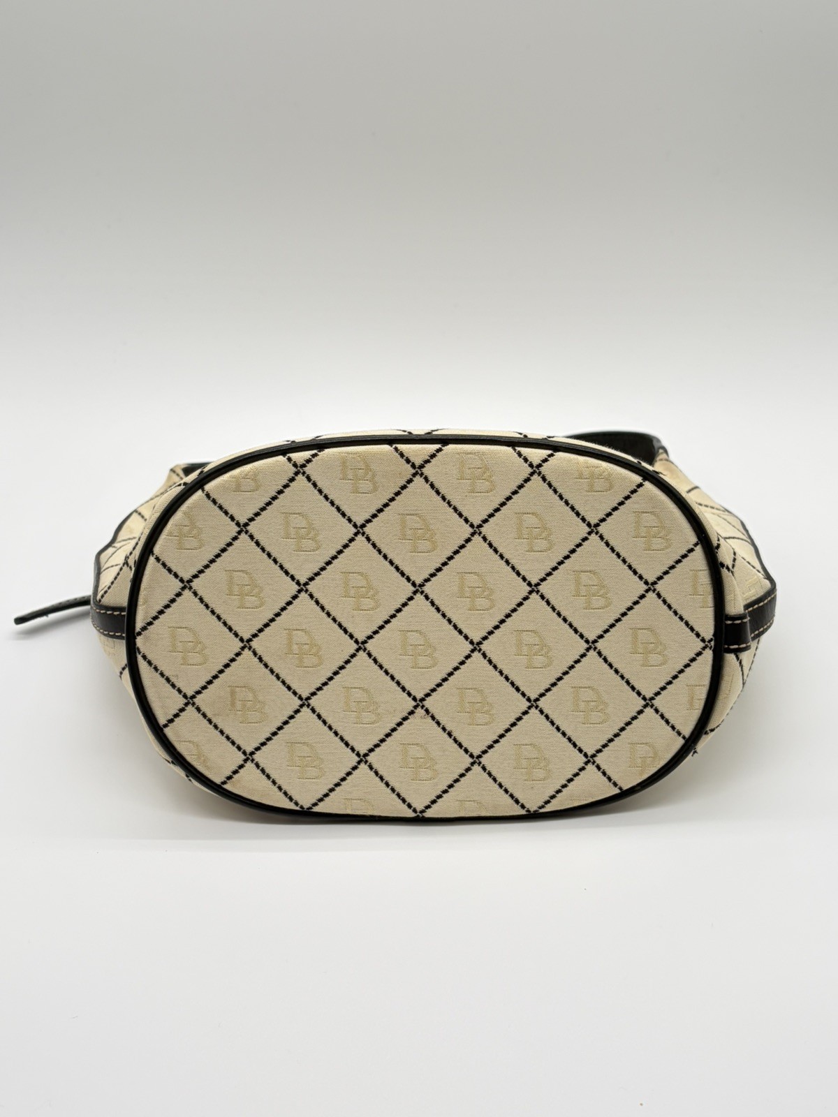VTG Dooney & Bourke Cream Canvas Small Signature Hobo Shoulder Bucket Bag