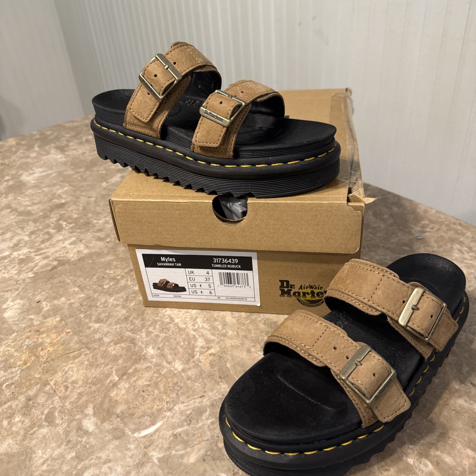 Dr Martens MYLES Savannah Tan Sandal Tumbled Nubuck 31736439 Womens Size 6