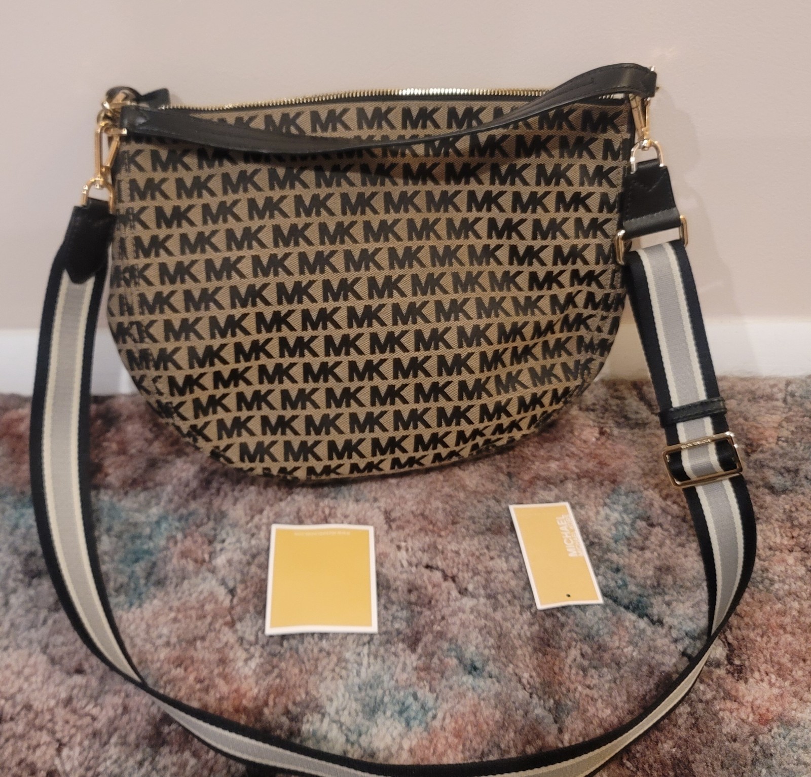Michael Kors Bedford Sholder Bag Beige With Black Monogram