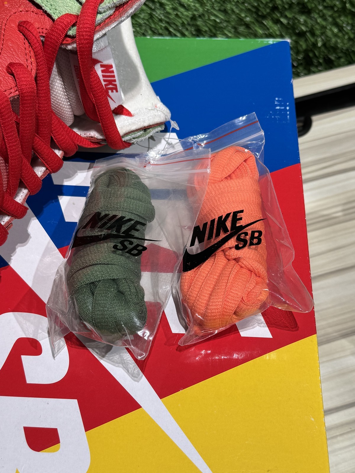 Size 8M/9.5W – Nike SB Dunk High Strawberry Cough Sz 8M CW7093-600