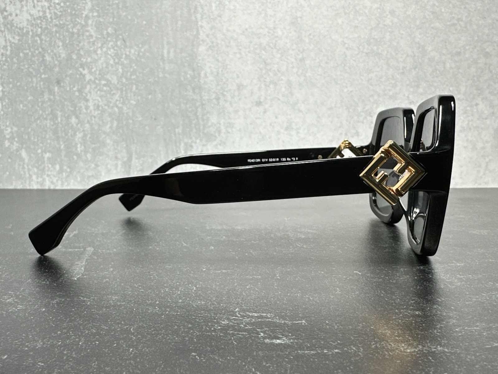 NEW FENDI FF DIAMONDS FE40139 SQUARE SUNGLASSES BLACK & GOLD 01V! SHIPS TODAY!