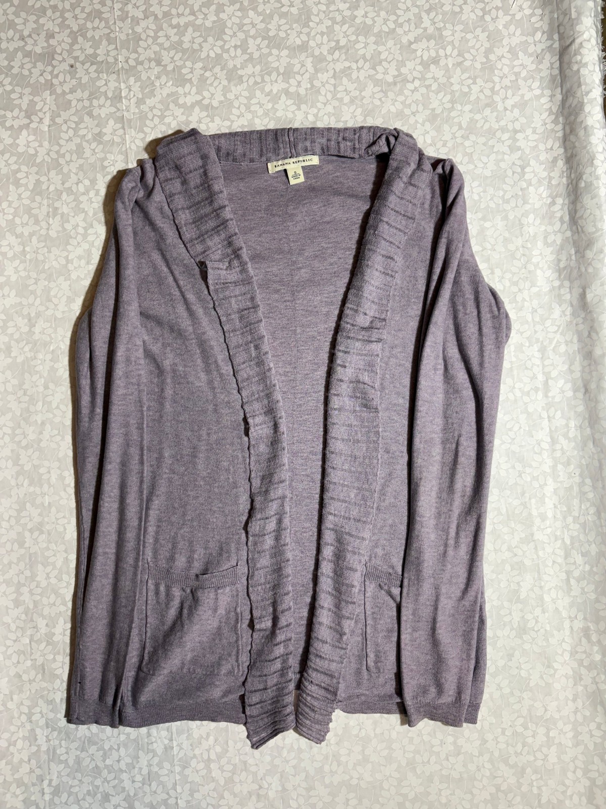 Banana Republic Small Lavender Cardigan Sweater Lightweight Knit