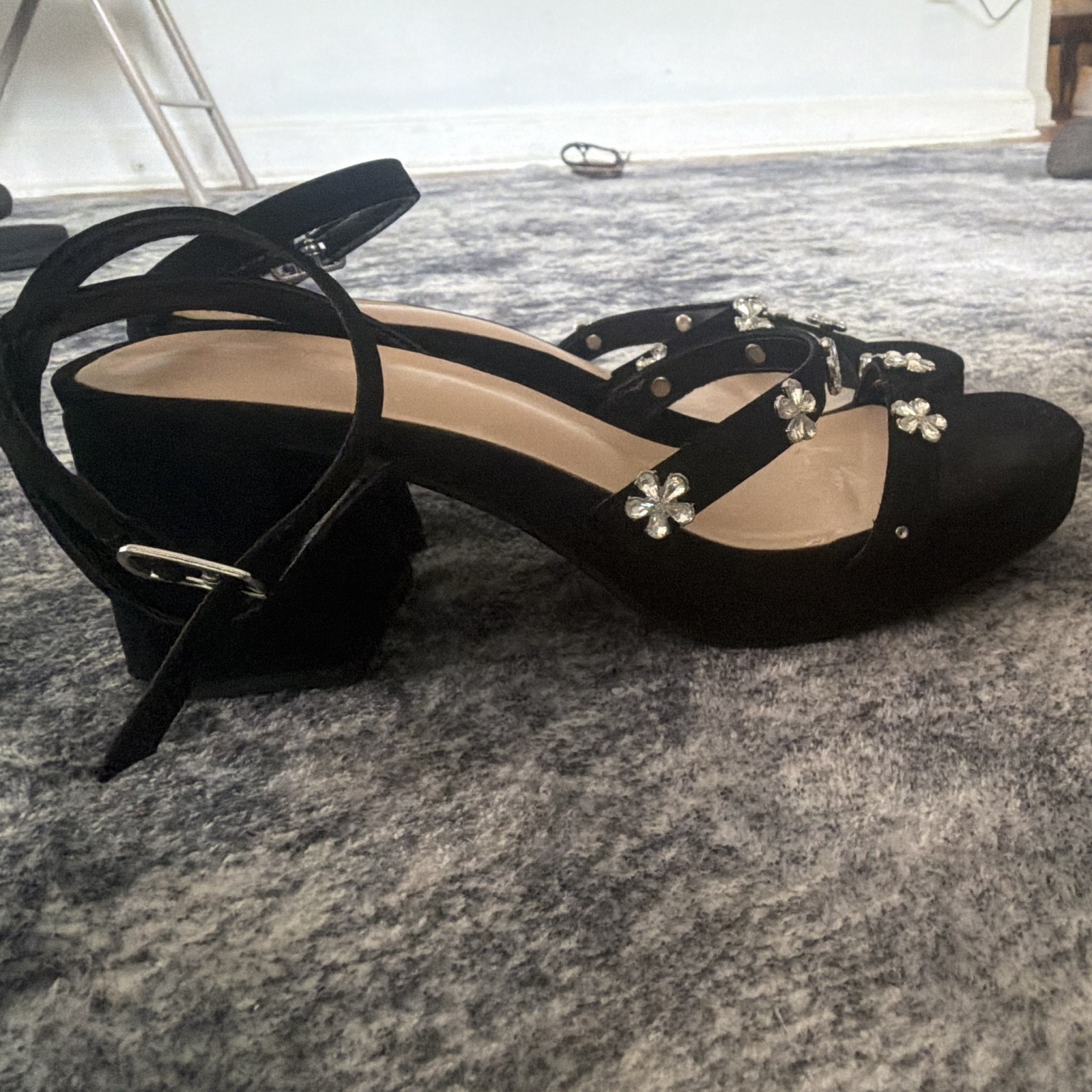 Women’s Black Strappy Rhinestone Ankle Strap Block Sandals Buckle Size 6 M