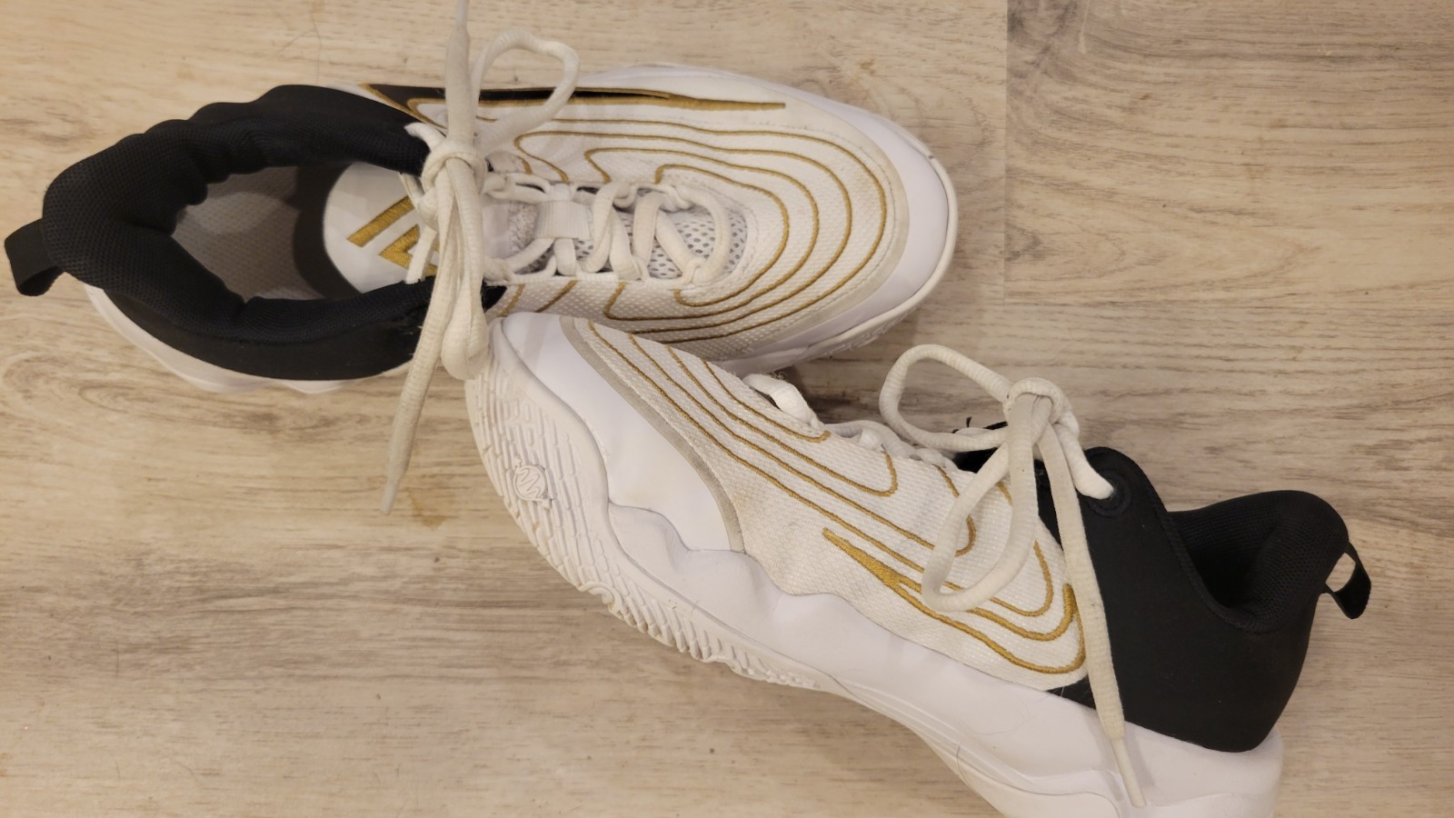 Size 3 (PS) – Nike Giannis Immortality 2 Low White Barely Volt
