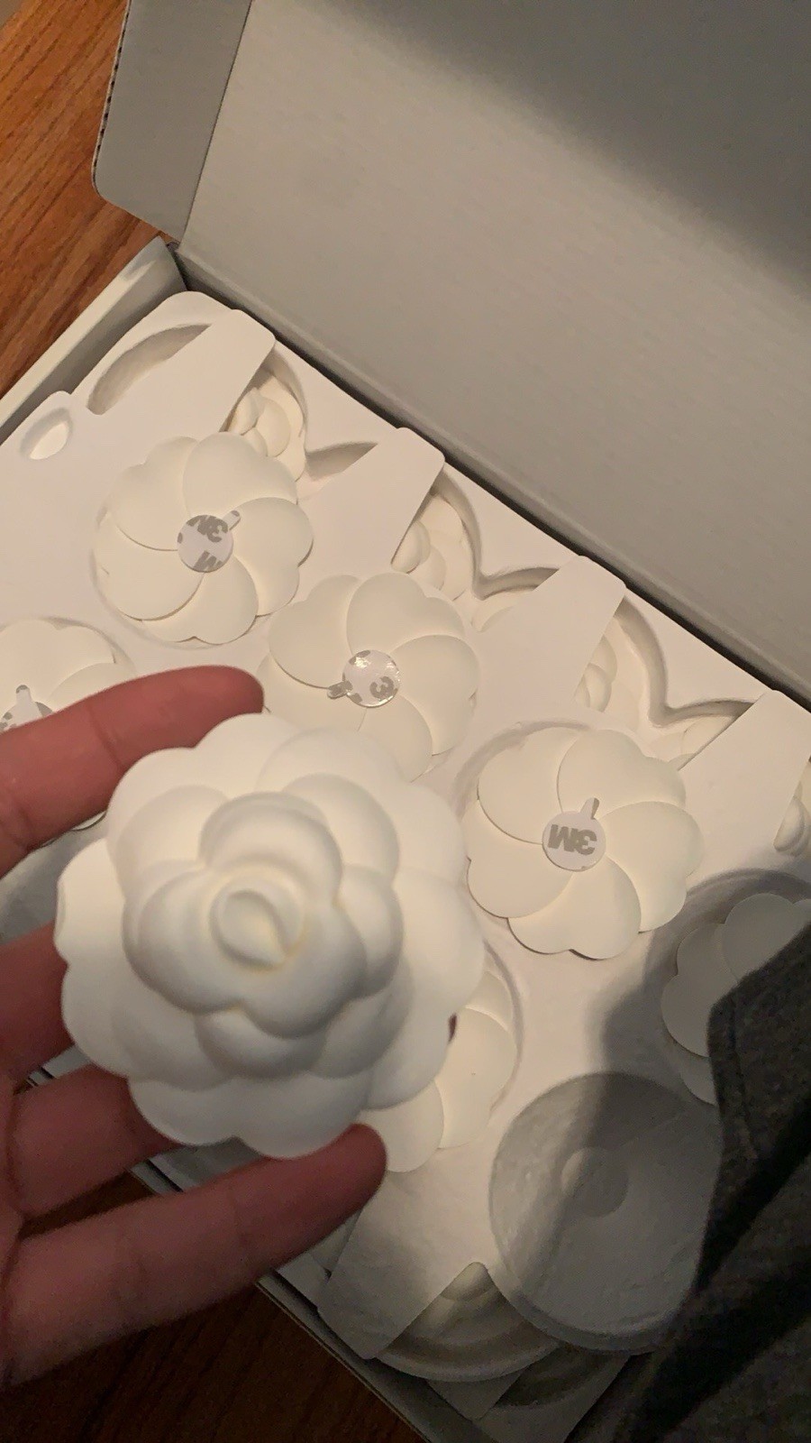 10 X CHANEL Classic White Camellia Flower Stickers (Paper, 7.5cm) Holiday Wrap