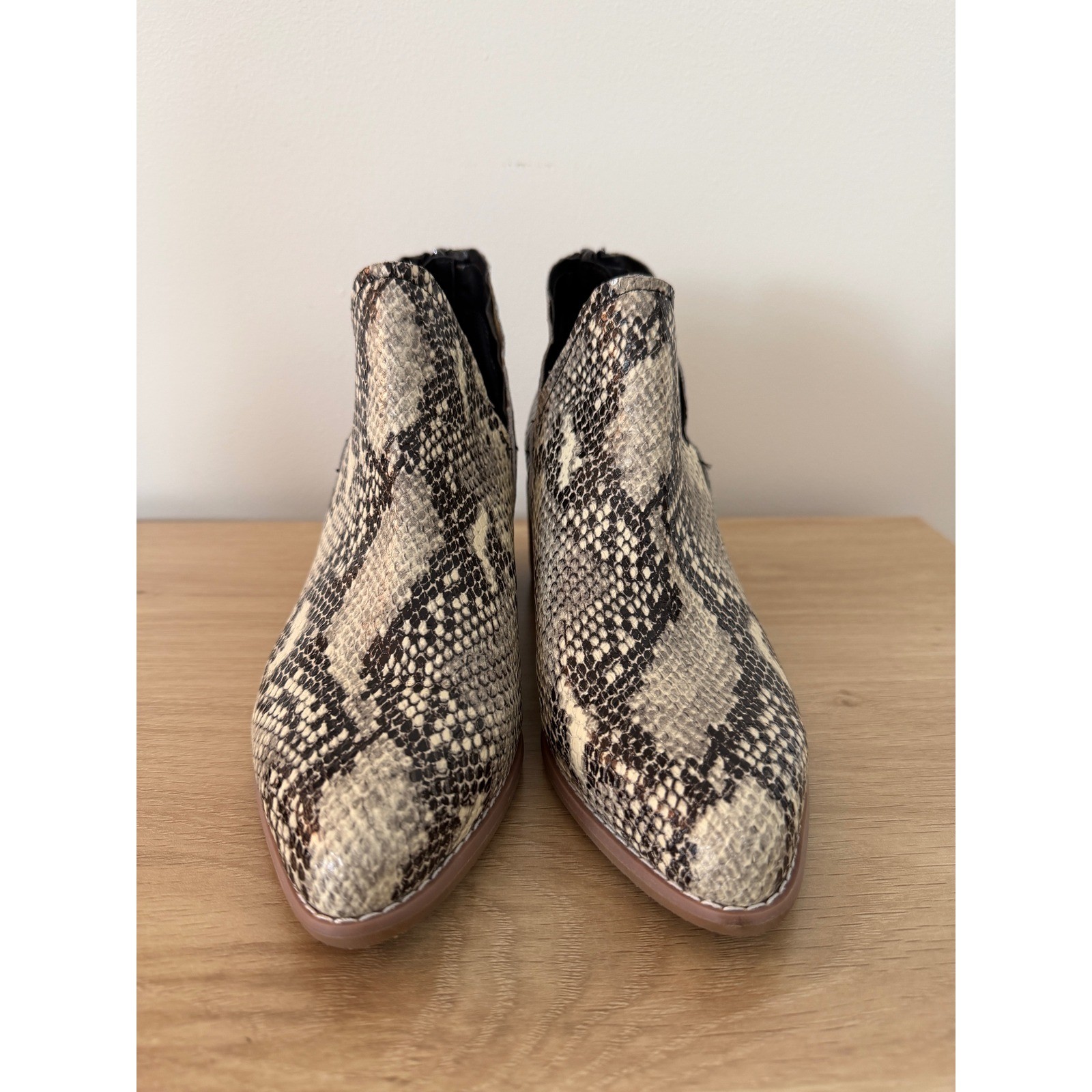 Blondo 7.5 Esmee Waterproof Snakeskin Print Ankle Boots Grey Cowgirl Boho