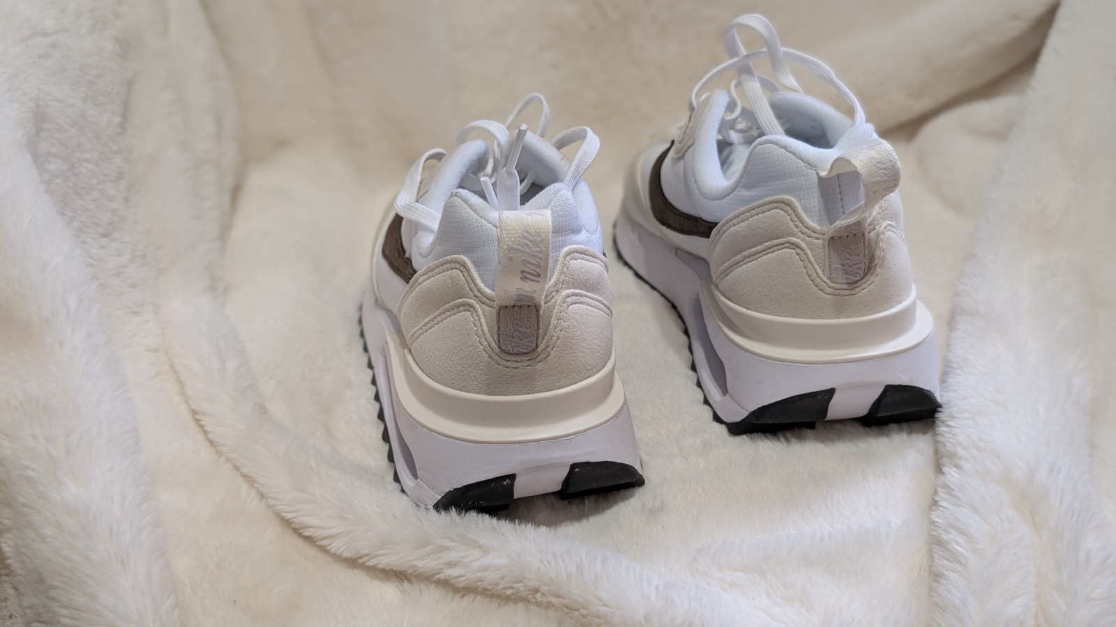 Nike Air Max Dawn White/Baroque Brown Phantom Women’s Size 7 DC4068 Brand New