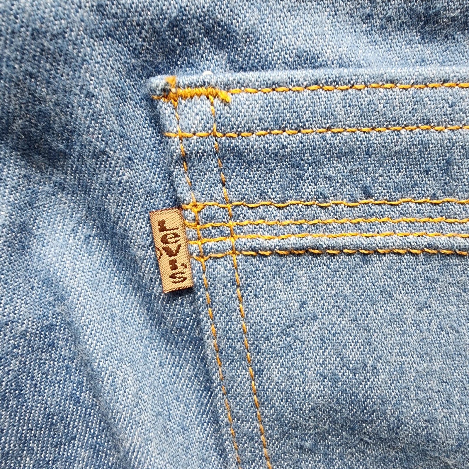 Vintage 70s Levis Light Wash Mens Boot Cut Denim Jeans Brown Leather Tab 34X29