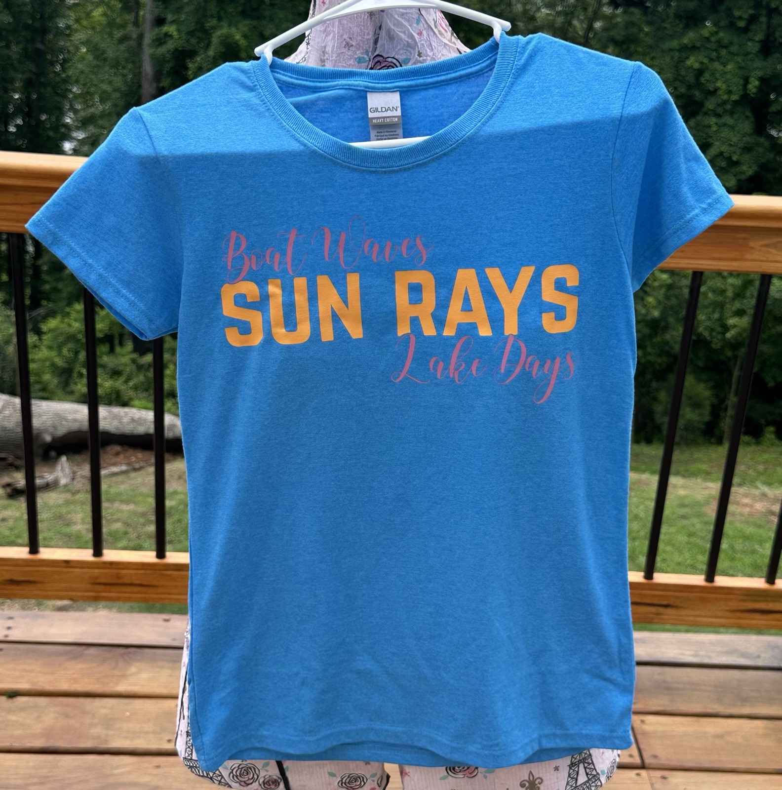 NWOT Blue Shirt With The Words Boat Waves Sun Rays Lake Days Size Small Gildan