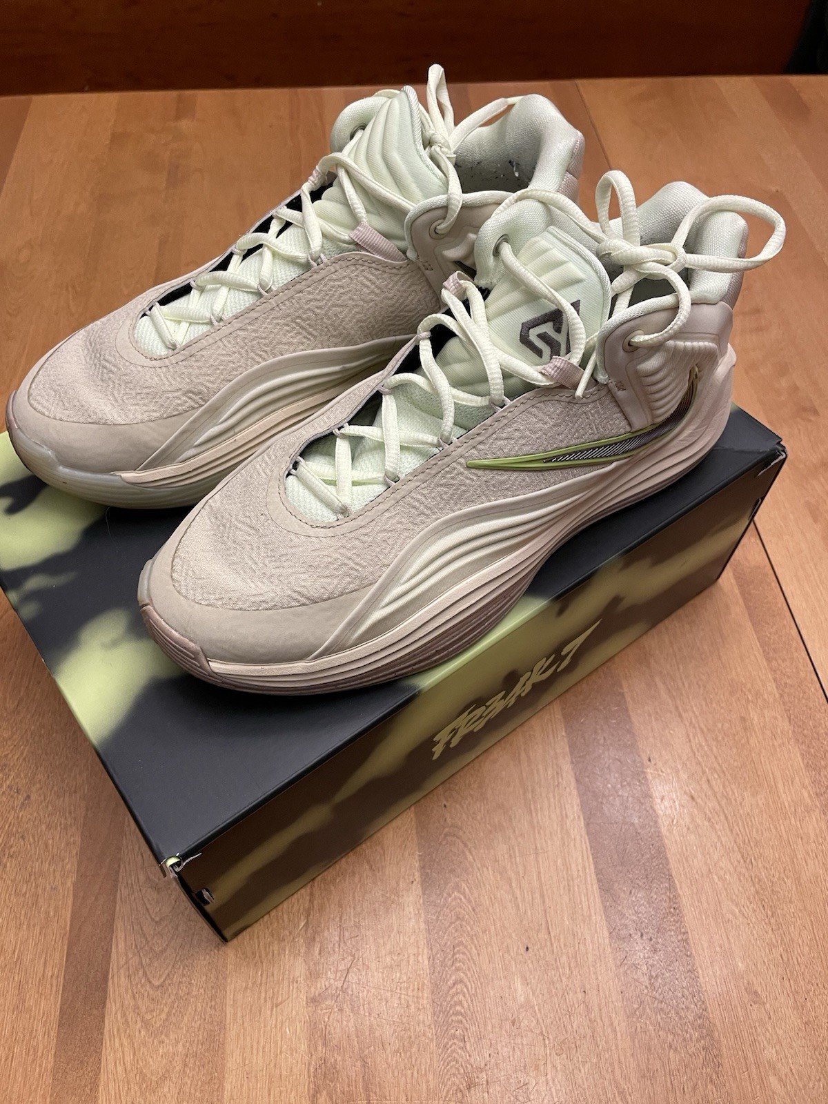 Nike Giannis Freak 7 LE Spotlight Men’s Basketball Shoes Khaki II5250-200