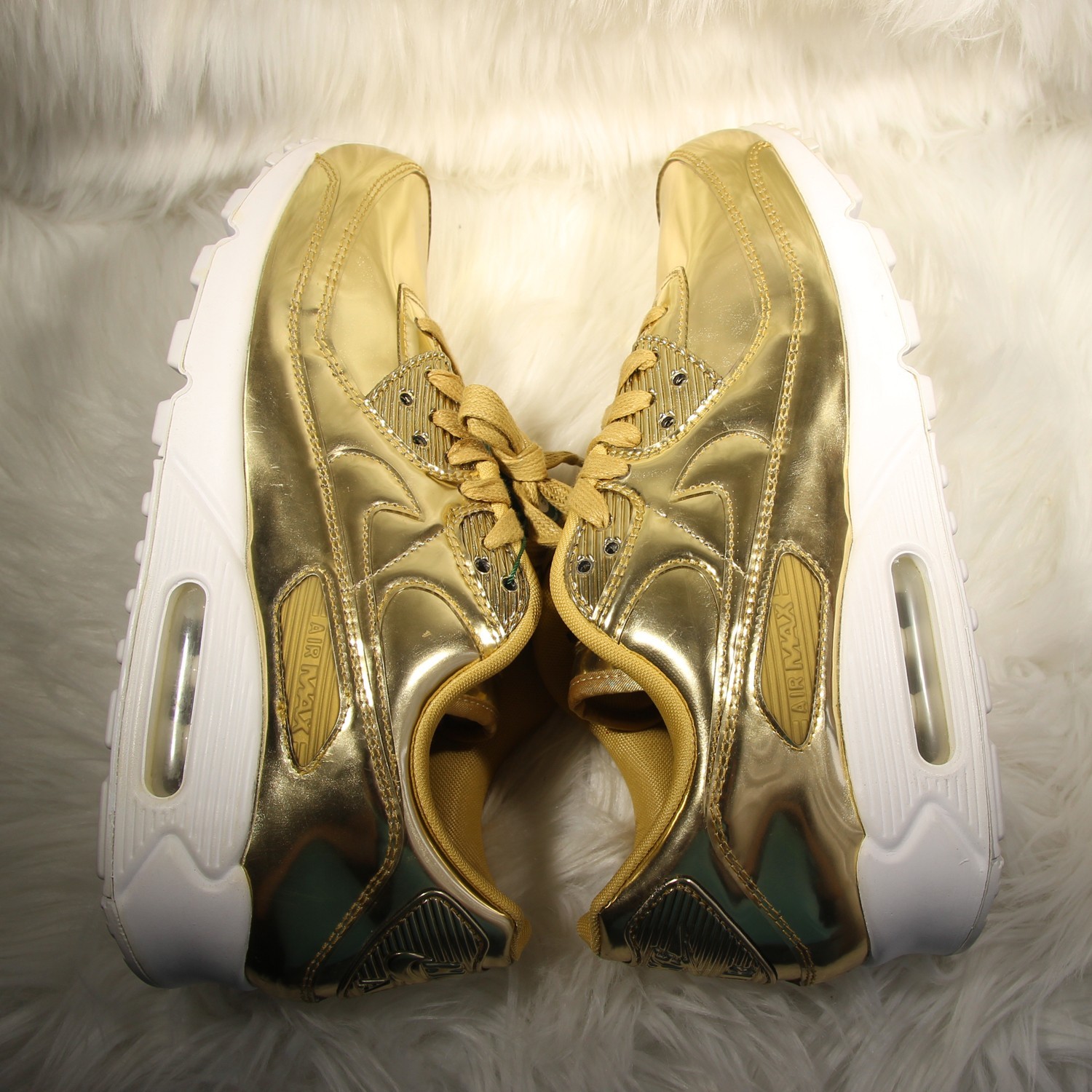 Nike Air Max 90 Metallic Gold Sneakers Shoes Women’s 11 CQ6639-700 Rarely Worn