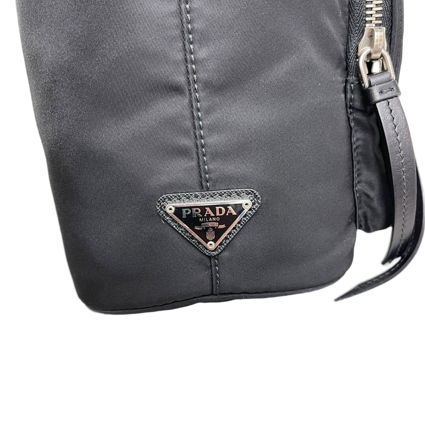 Prada Bucket Black Tessuto Nylon (kc052926a7r)