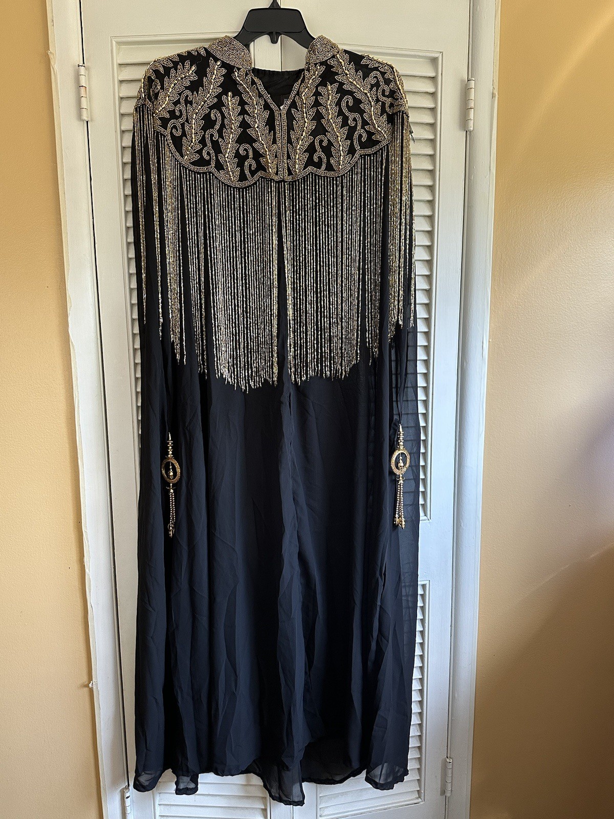 BRAND NEW Never Worn Dubai Modest Beaded Tasseled & Hanging Charms Black & Gold